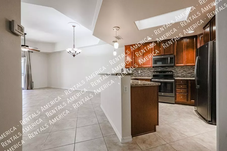 4202 E BROADWAY Road photo 3