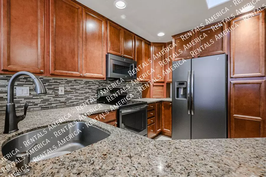 4202 E BROADWAY Road photo 5
