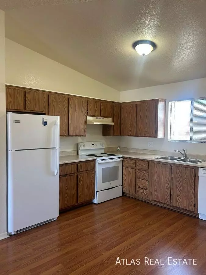 465 West Ivyglen 8, Mesa, AZ 85201 photo 3