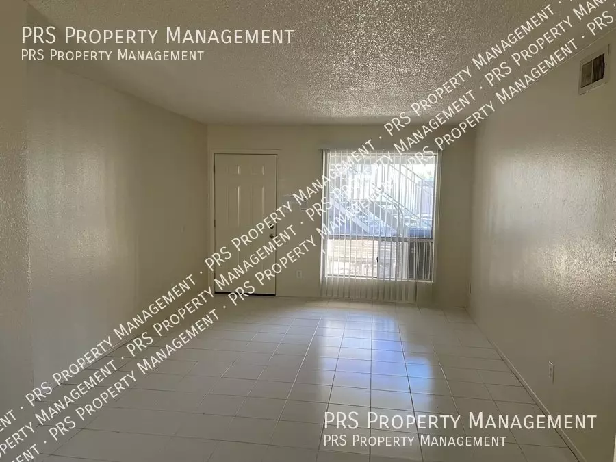 465 W Ivyglen #234 photo 2