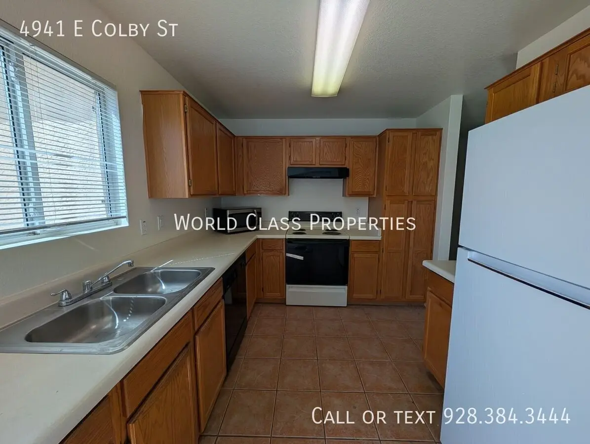 4941 E Colby St photo 5