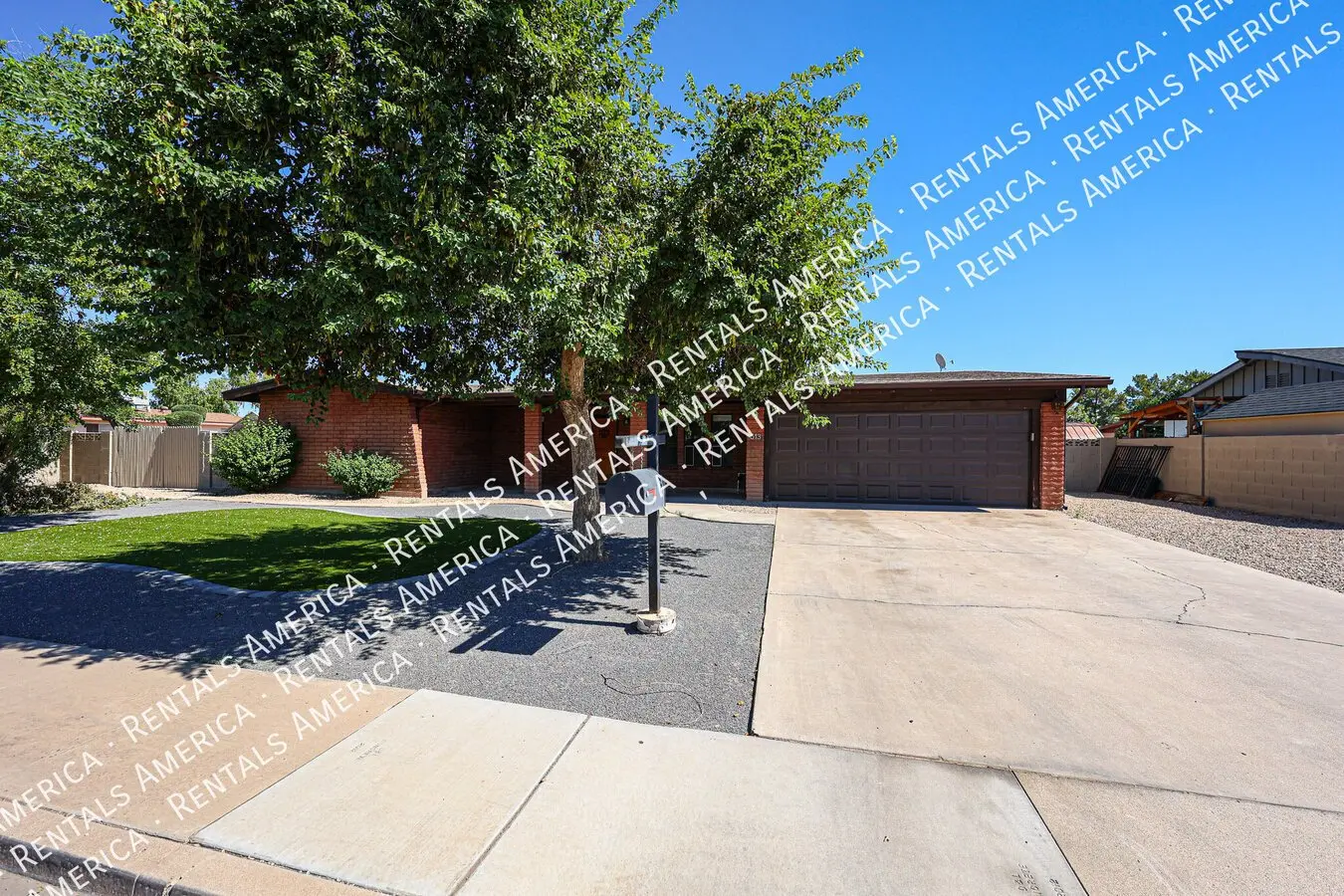 513 N 22nd Pl photo 3