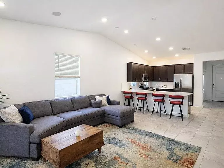5560 S Warren photo 5