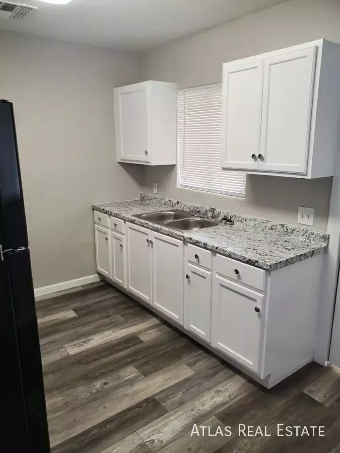 608 N Center St Mesa, AZ 85201 photo 3