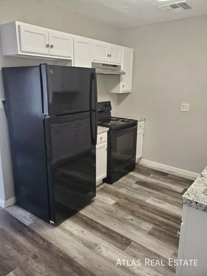 608 N Center St Mesa, AZ 85201 photo 2