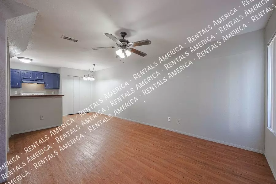 625 S Westwood photo 4