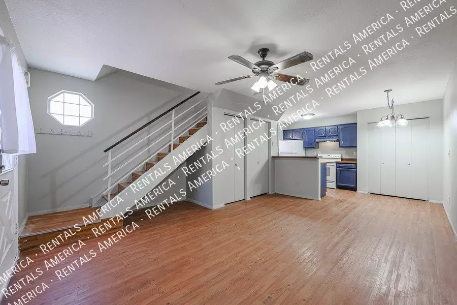 625 S Westwood photo 2