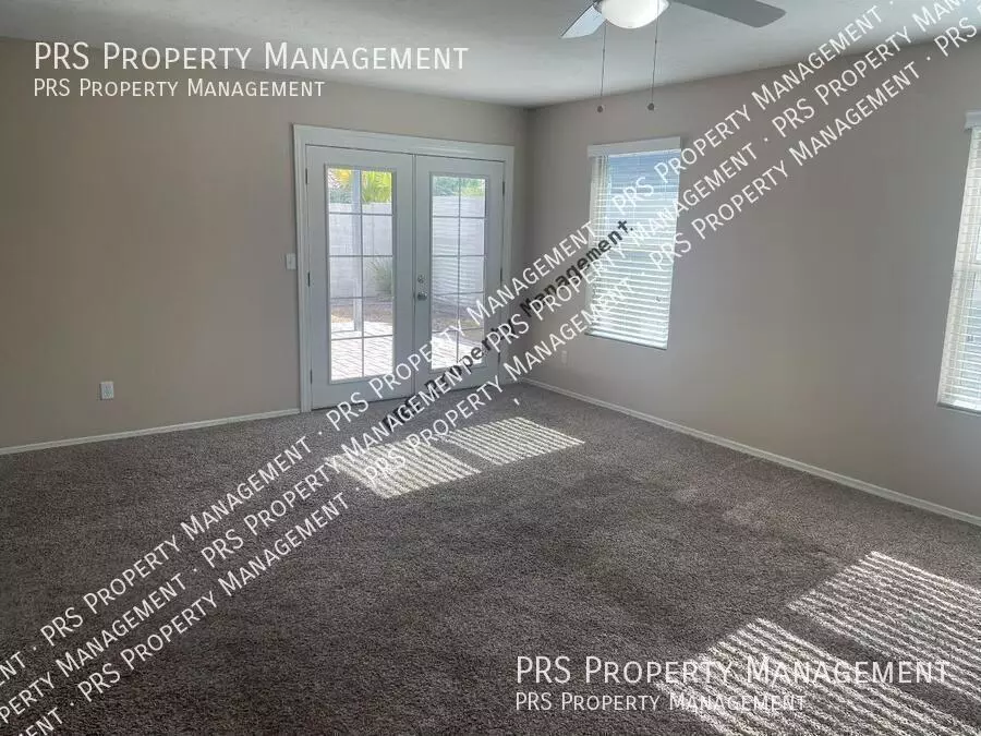 630 E JENSEN Street photo 4