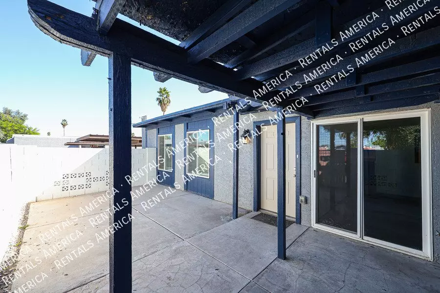 712 N SANTA BARBARA #1 photo 4