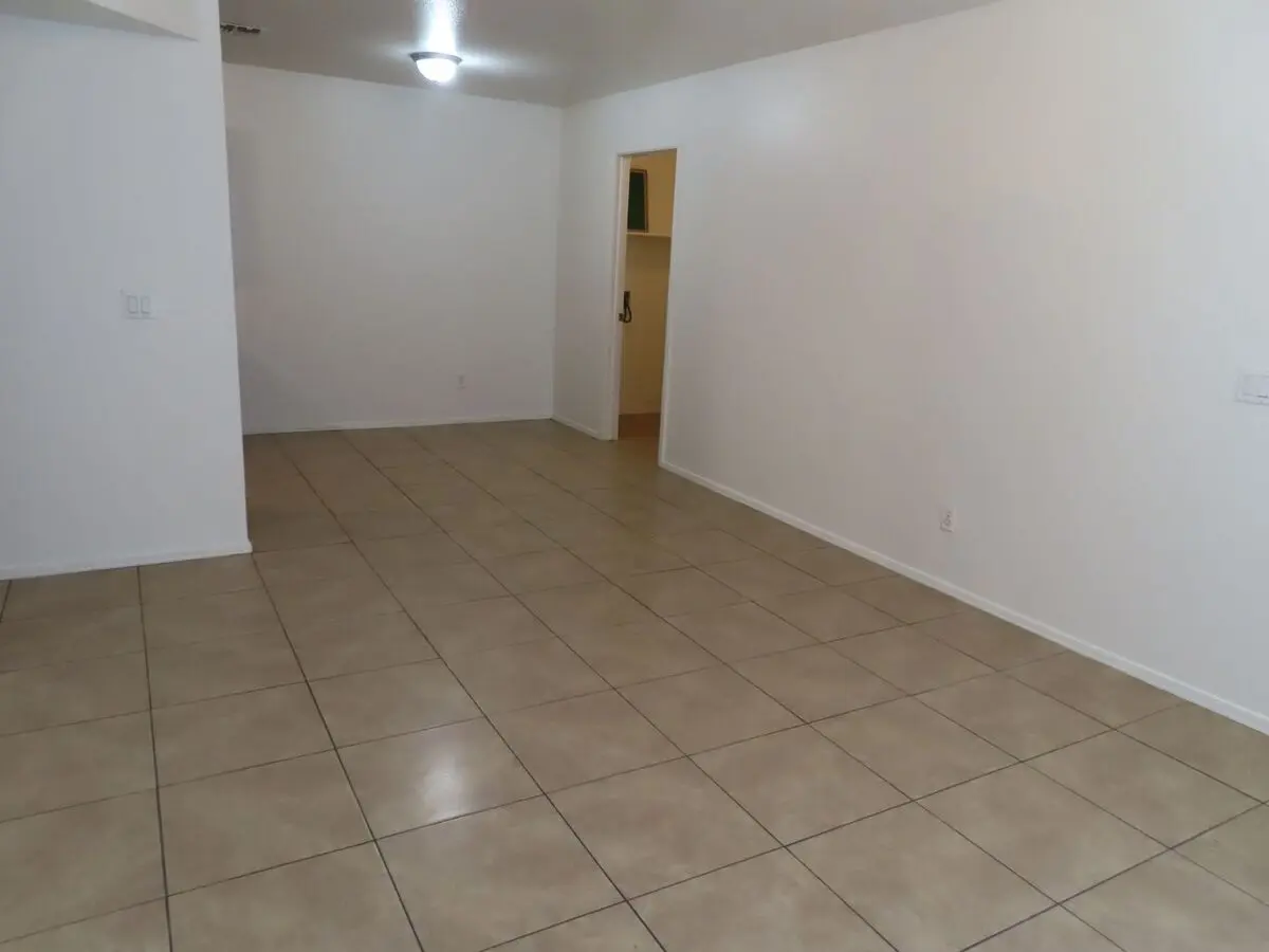 815 E 4th Pl Mesa, AZ 85203 photo 2