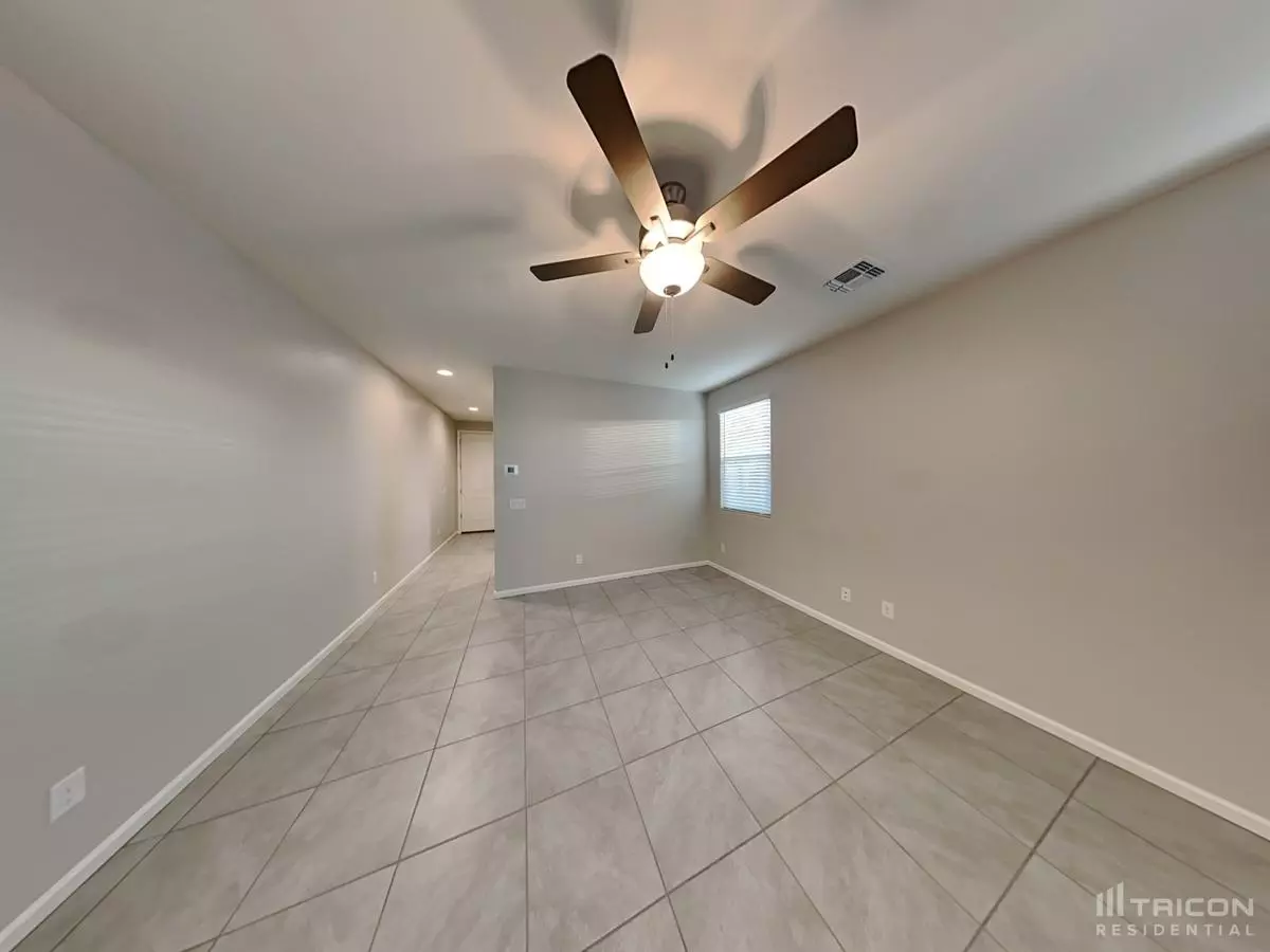8636 East Posada Avenue, Mesa, AZ 85212 photo 3