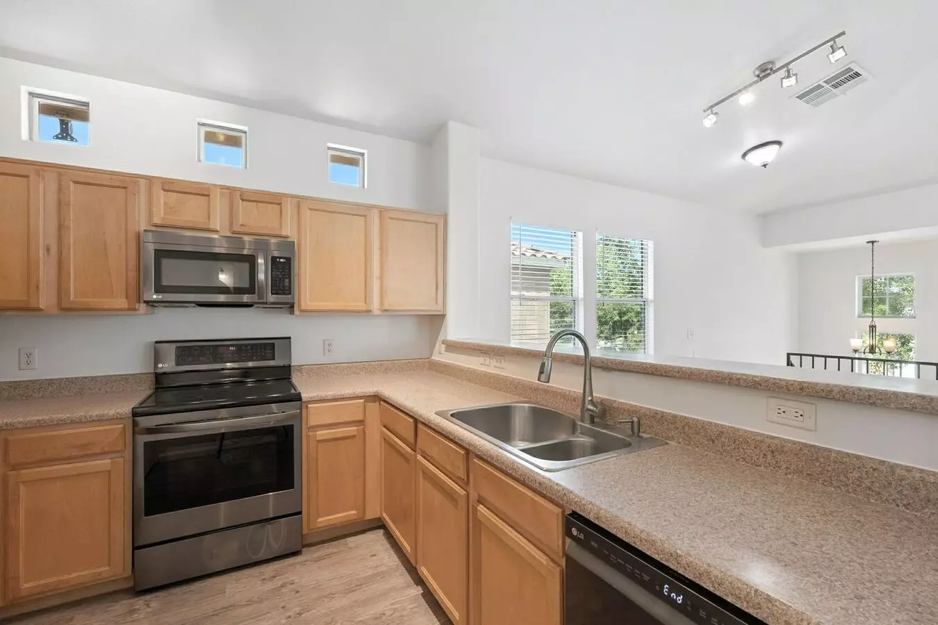 9233 E Neville Ave 1130 photo 5