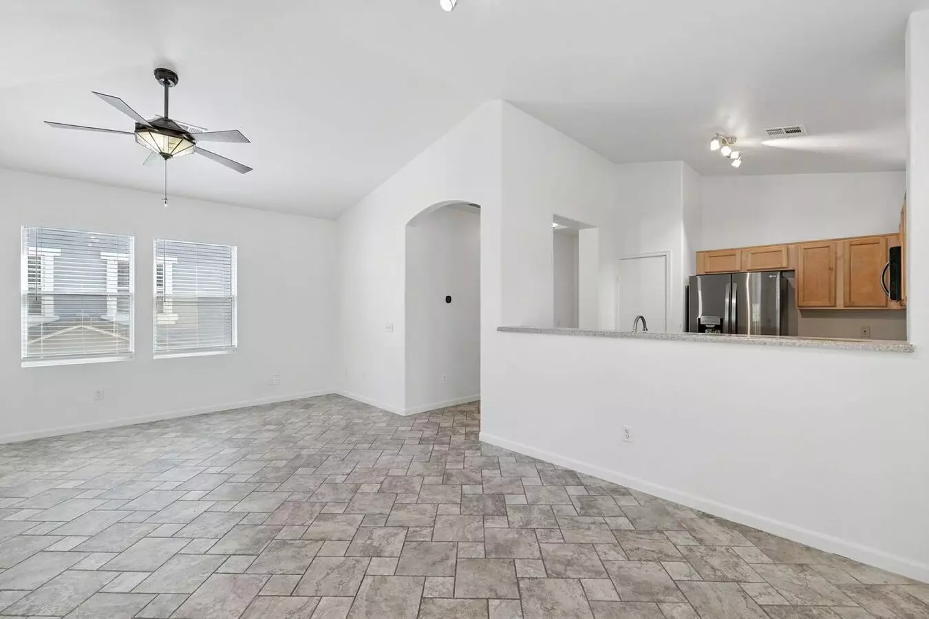 9233 E Neville Ave 1130 photo 4
