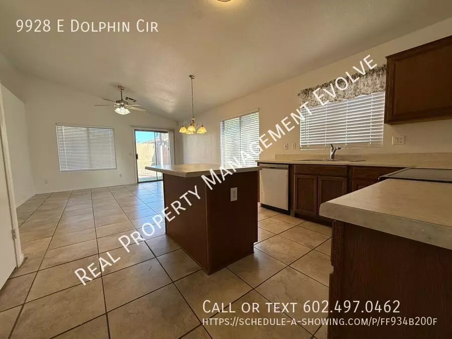 9928 East Dolphin Circle, Mesa, AZ 85208 photo 3