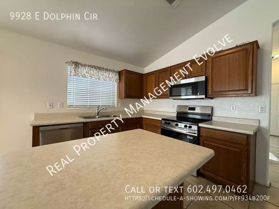 9928 East Dolphin Circle, Mesa, AZ 85208 photo 5