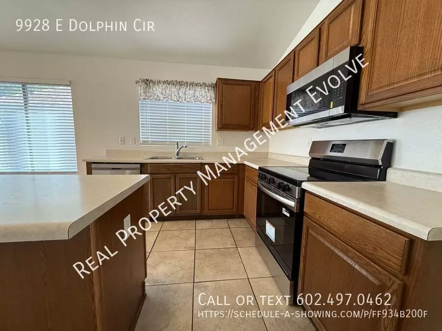9928 East Dolphin Circle, Mesa, AZ 85208 photo 4