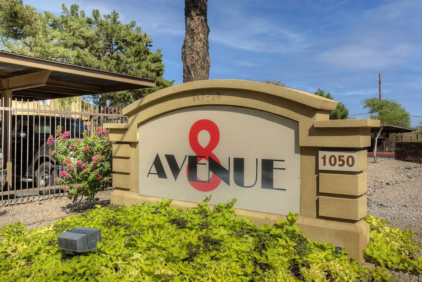 Avenue 8 photo 2
