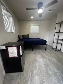 727 E. Pepper Place A photo 4