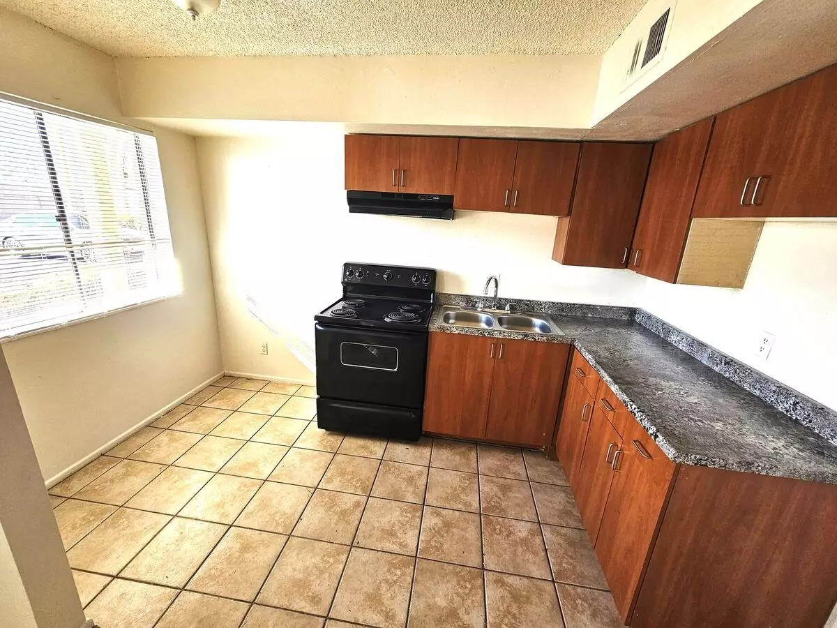Free Rent On Approved Credit ,interested ? photo 4