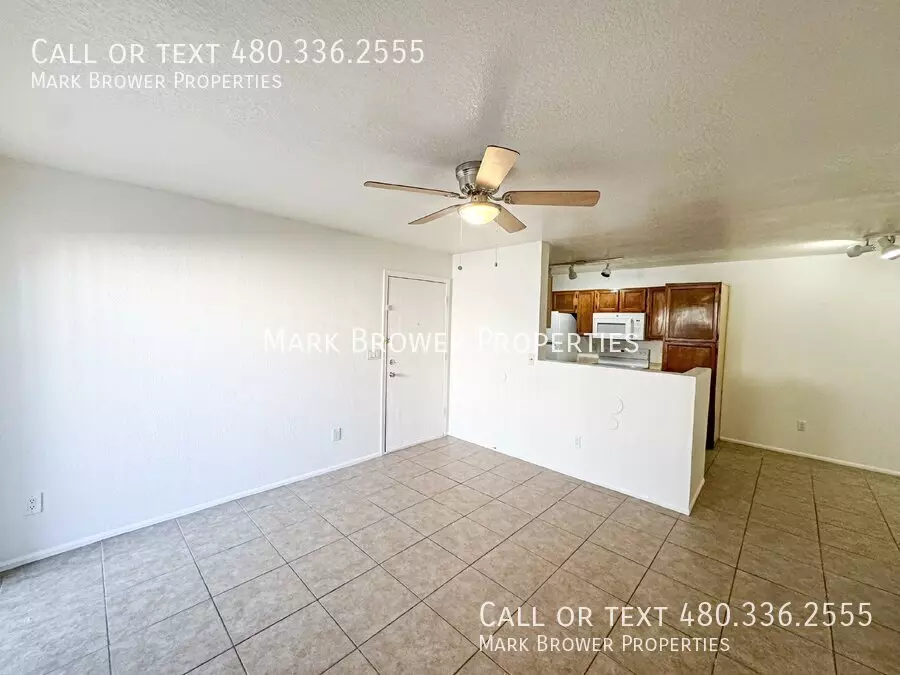 623 W Guadalupe Rd photo 4