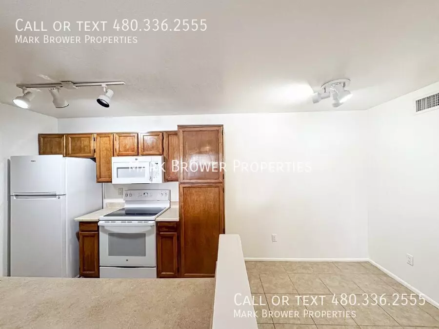 623 W Guadalupe Rd photo 5