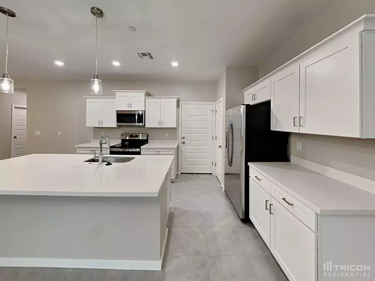 1345 N Parkcrest Mesa Az photo 4