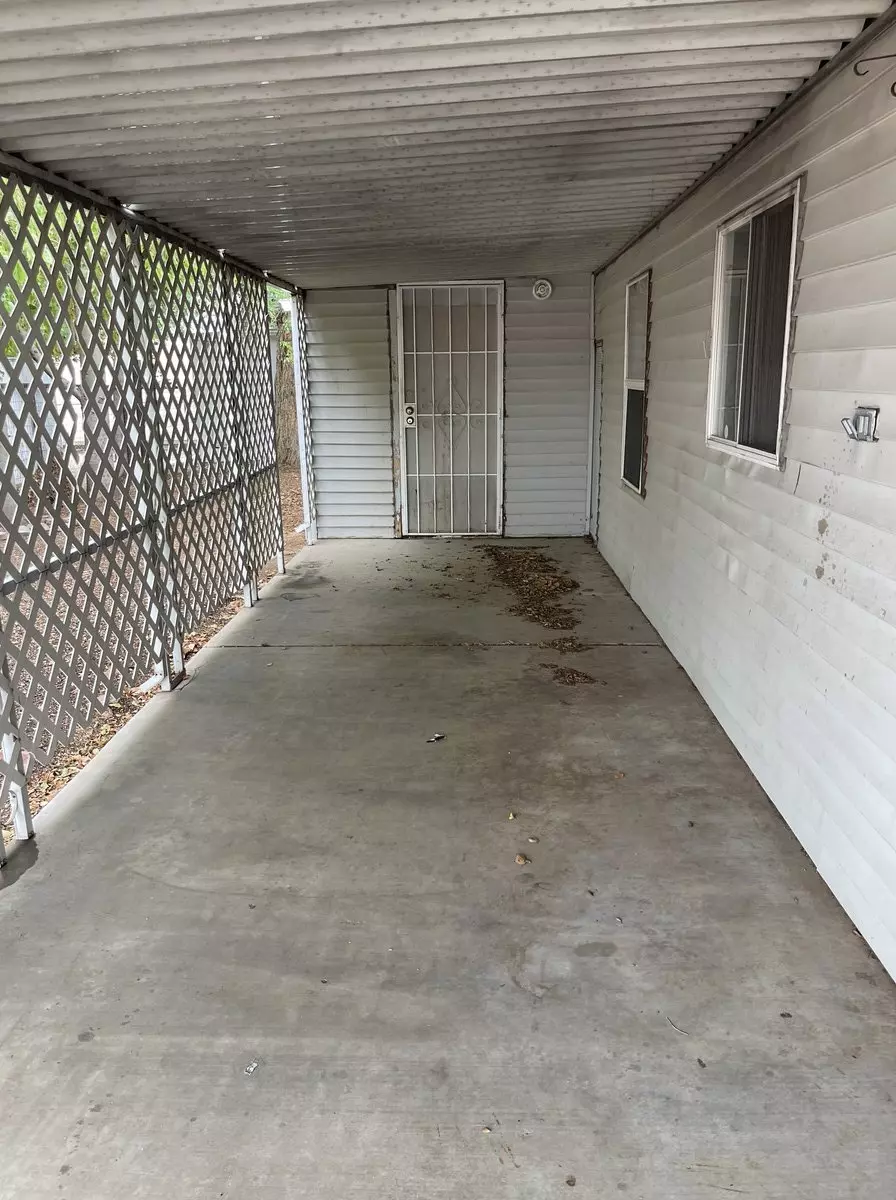 Mobile Home 3 Beds 2 Baths photo 2