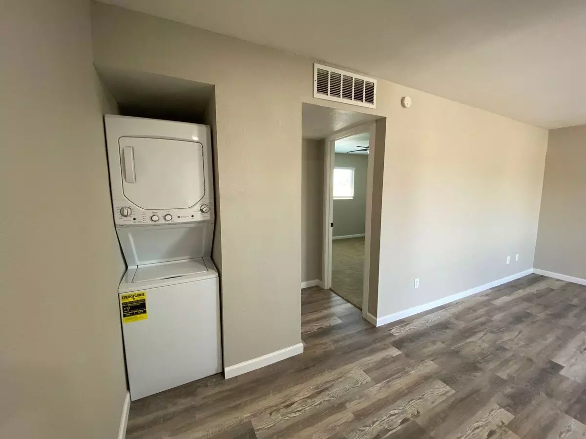 Park Ridge Apartments photo 4
