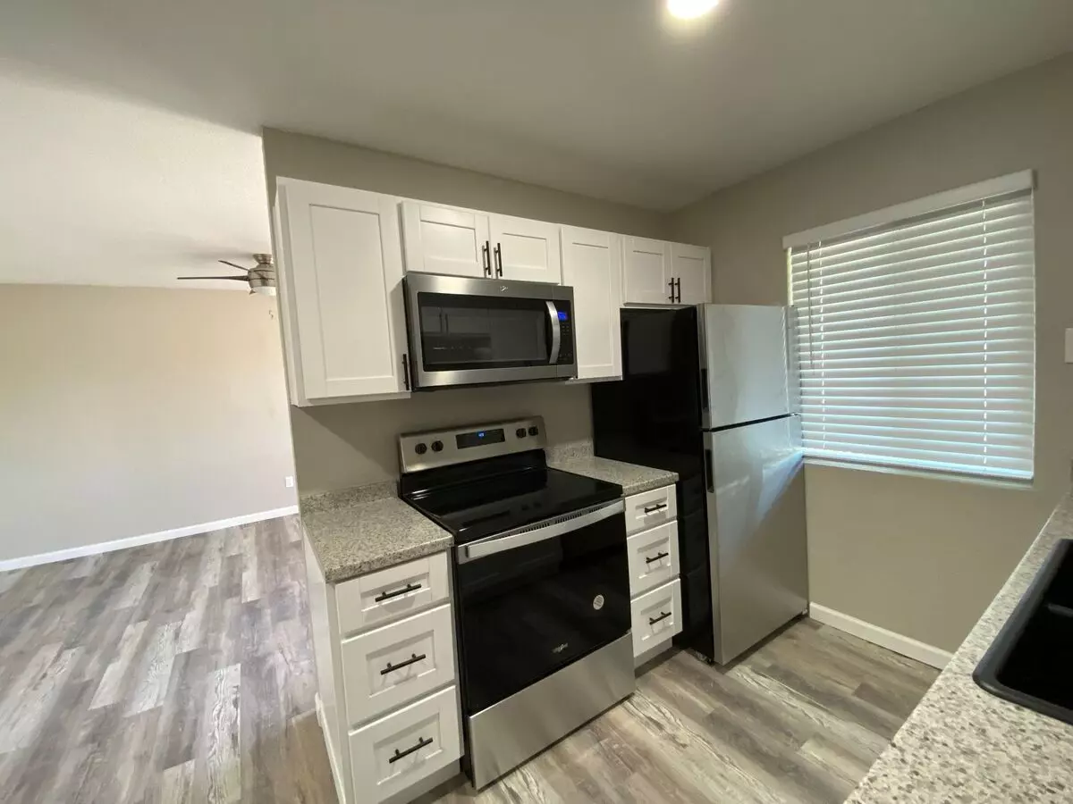 Park Ridge Apartments photo 2