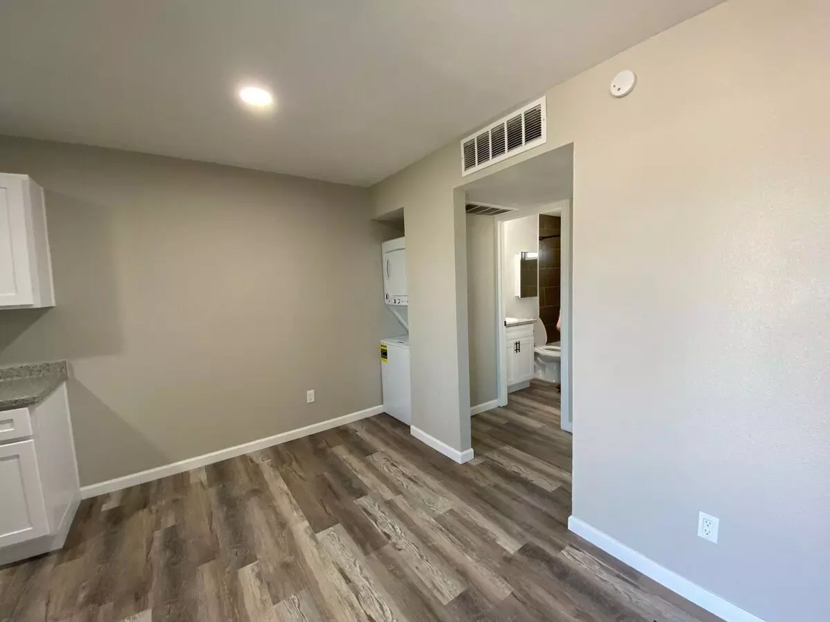 Park Ridge Apartments photo 5