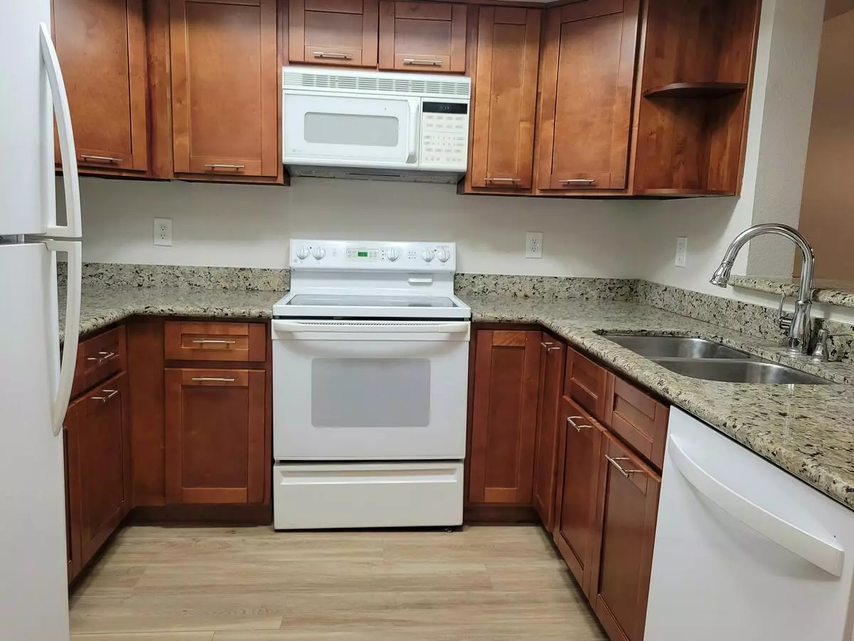 Recently Remodeled 2 Bed / 1.5 Bath Mesa Townhouse! photo 4