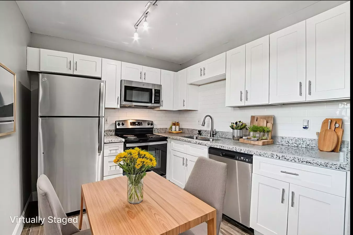 The Oaks Apartments photo 3