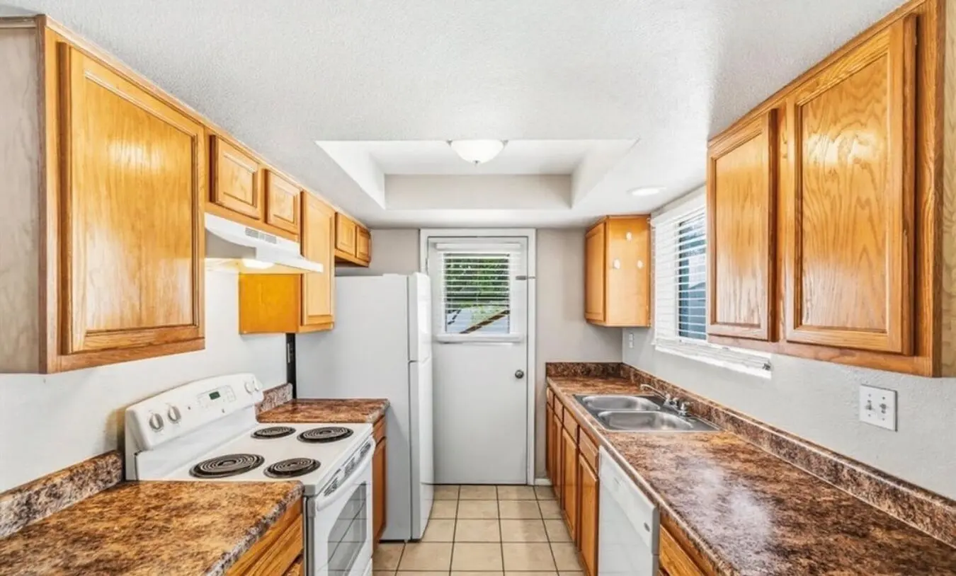 The Pacifica - 1 & 2 bedrooms units - washer/dryer in units photo 2