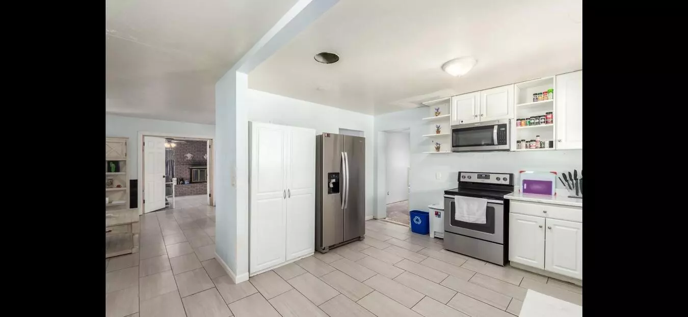 242 W Jasmine St Mesa, AZ 85201 photo 4