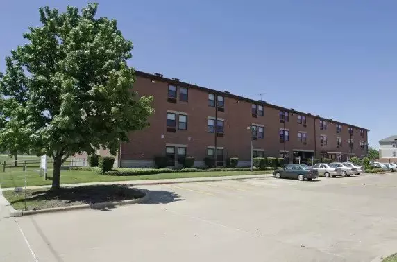 1409 Range Dr photo 4