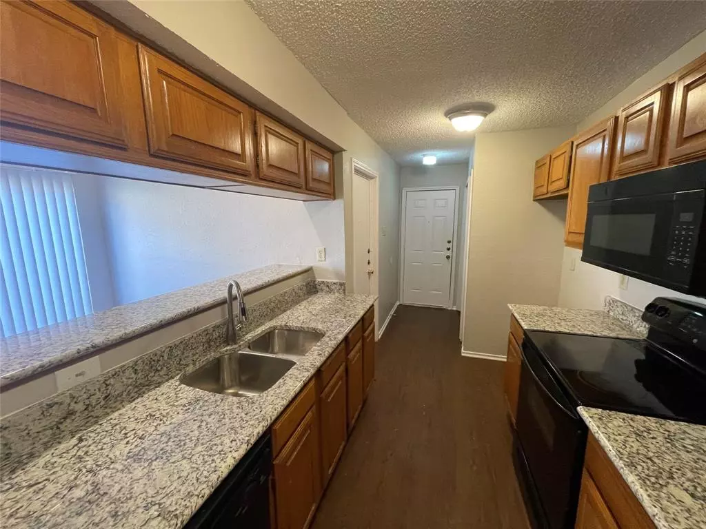 226 Wilderness Trl photo 3
