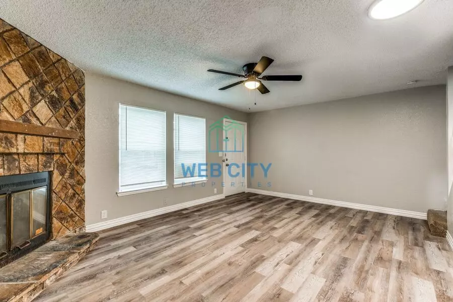 228-232 Alexandria St. photo 2