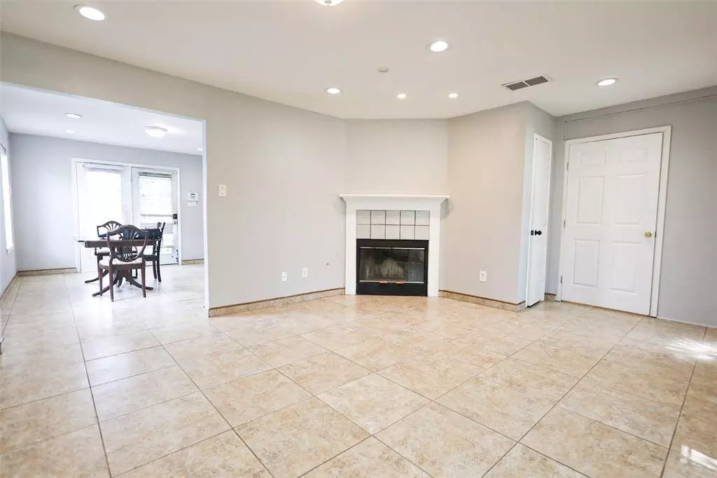 815 Valleycreek Road, Mesquite, TX 75181 photo 3