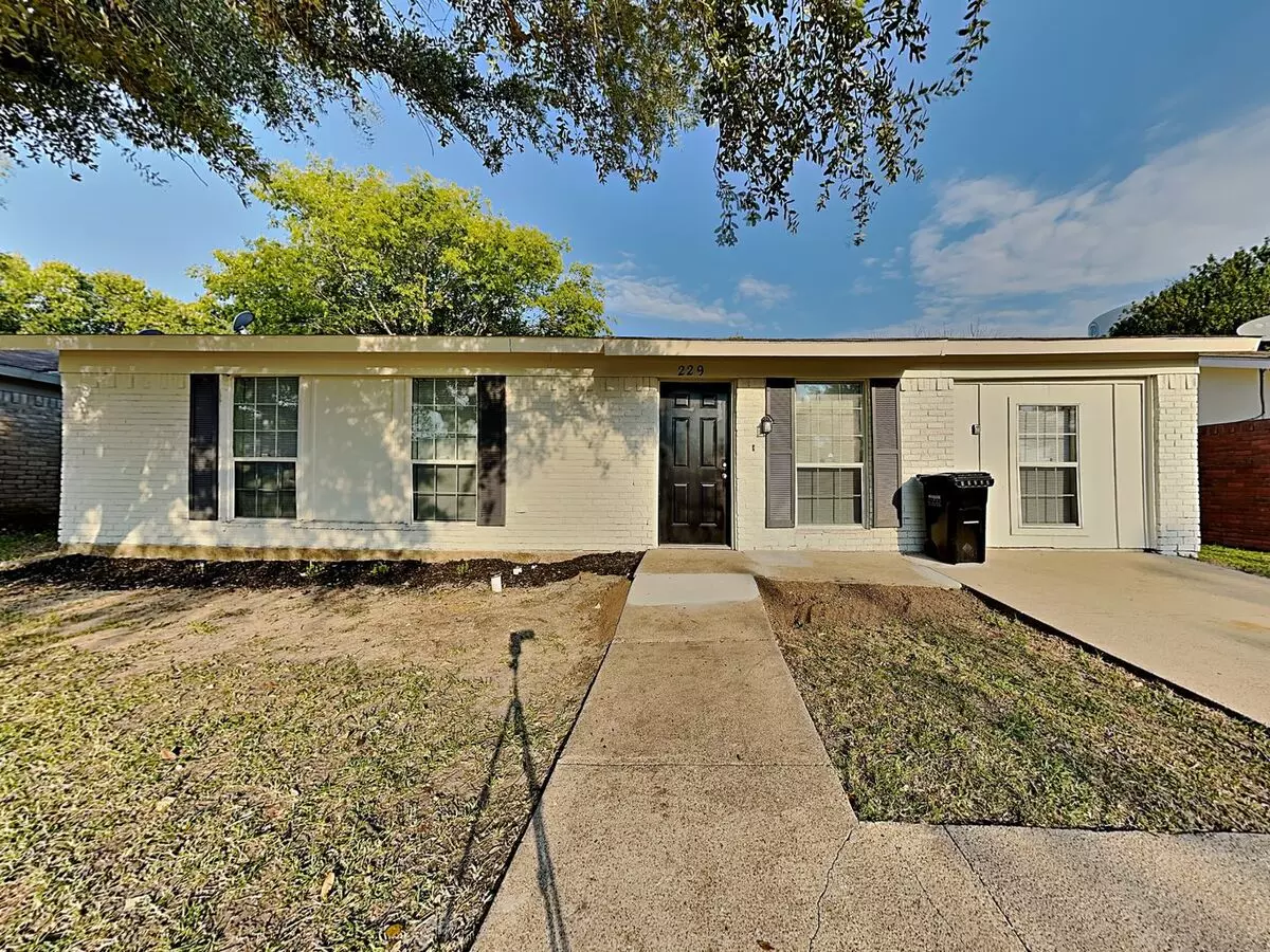 229 Woodgrove Street, Mesquite, TX 75181 photo 2