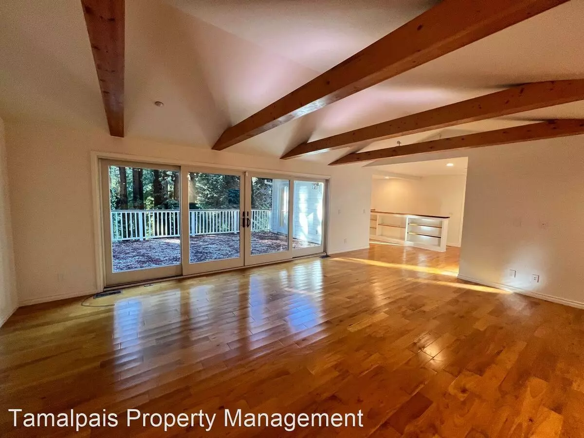 425 Eldridge Ave photo 2