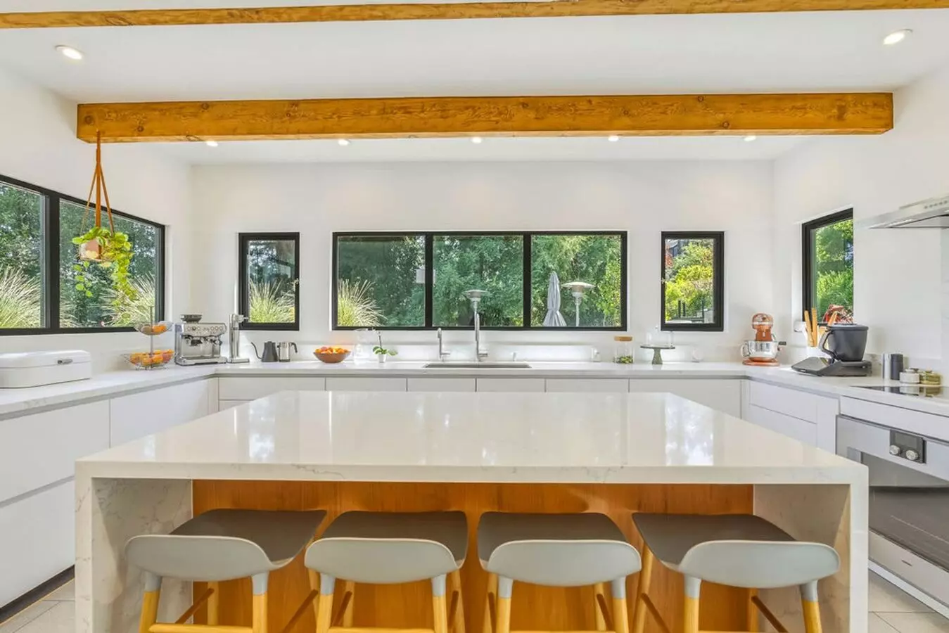 Beautifully Remodeled 4br + Office Mill Valley Home — Furnished, Private 3/4-acre Setting, Walk To Tam Elementary photo 3