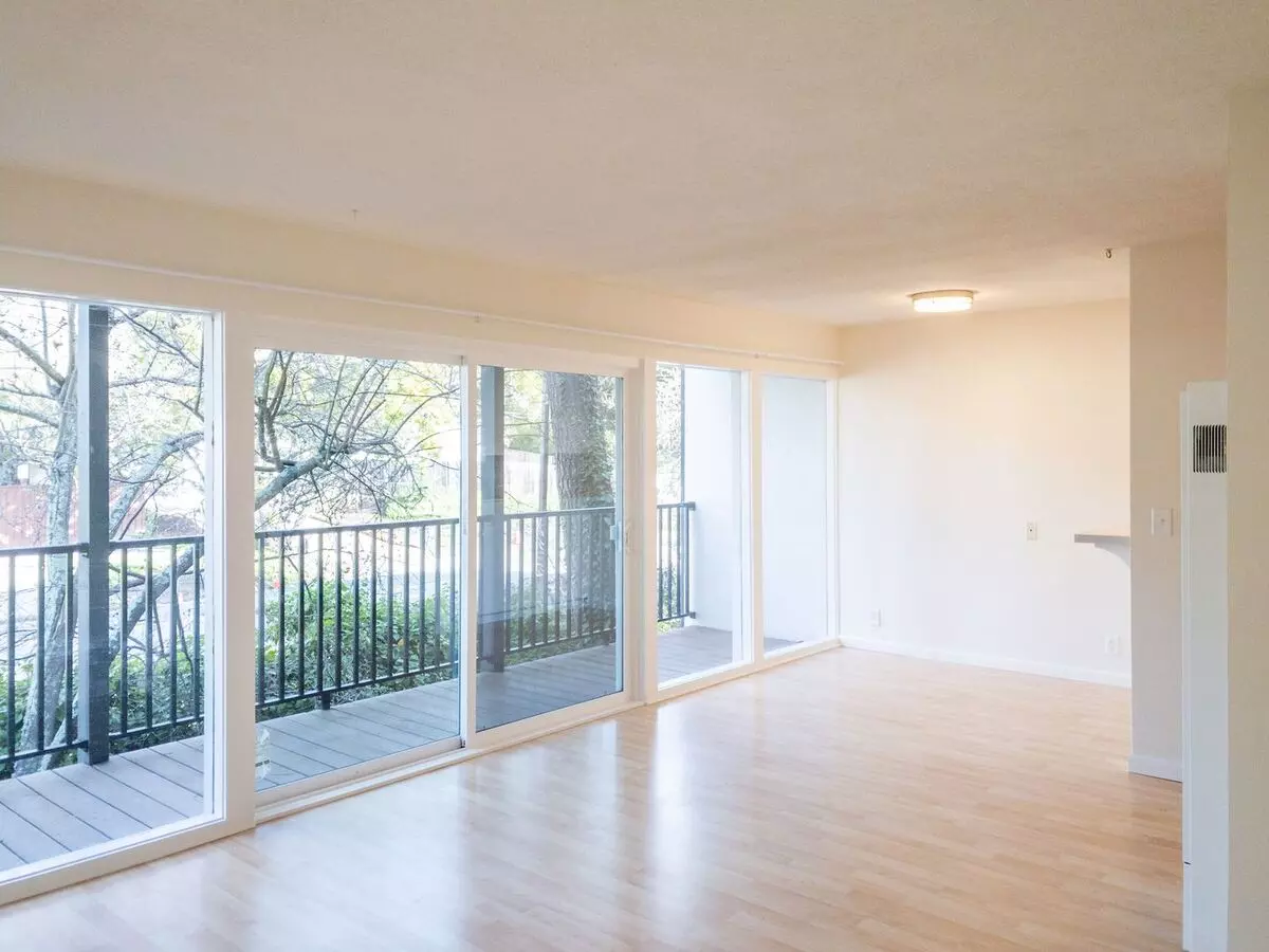 Tranquil 2br/1ba Updated Unit! Tam Valley! Parking! Laundry! Progressive photo 3