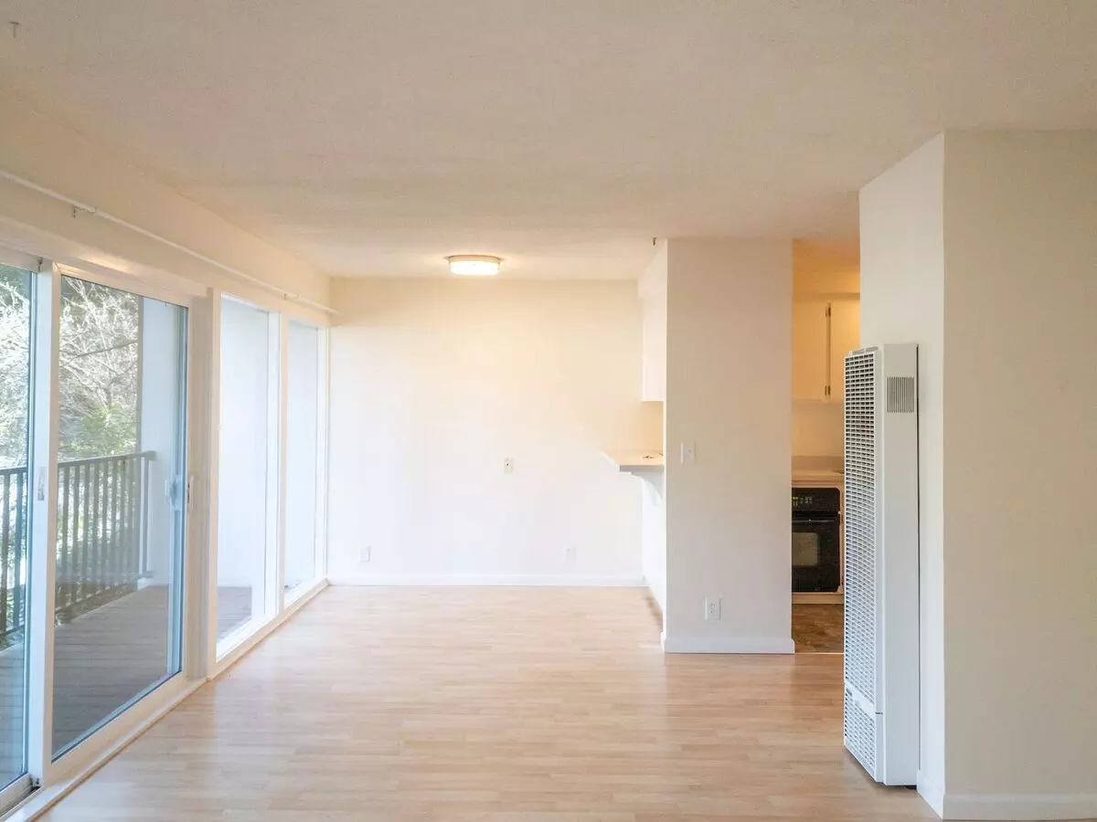 Tranquil 2br/1ba Updated Unit! Tam Valley! Parking! Laundry! Progressive photo 2