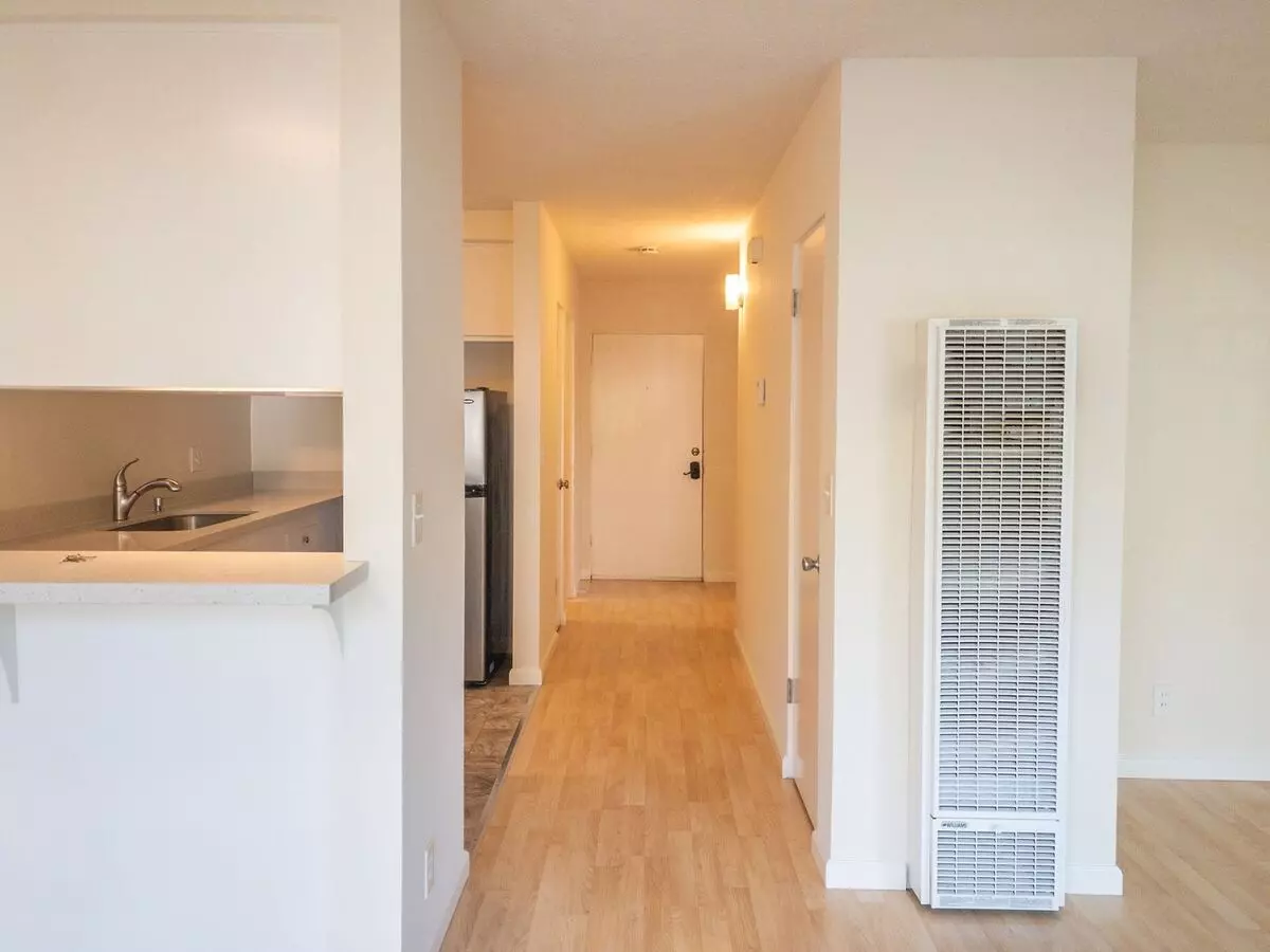 Tranquil 2br/1ba Updated Unit! Tam Valley! Parking! Laundry! Progressive photo 5