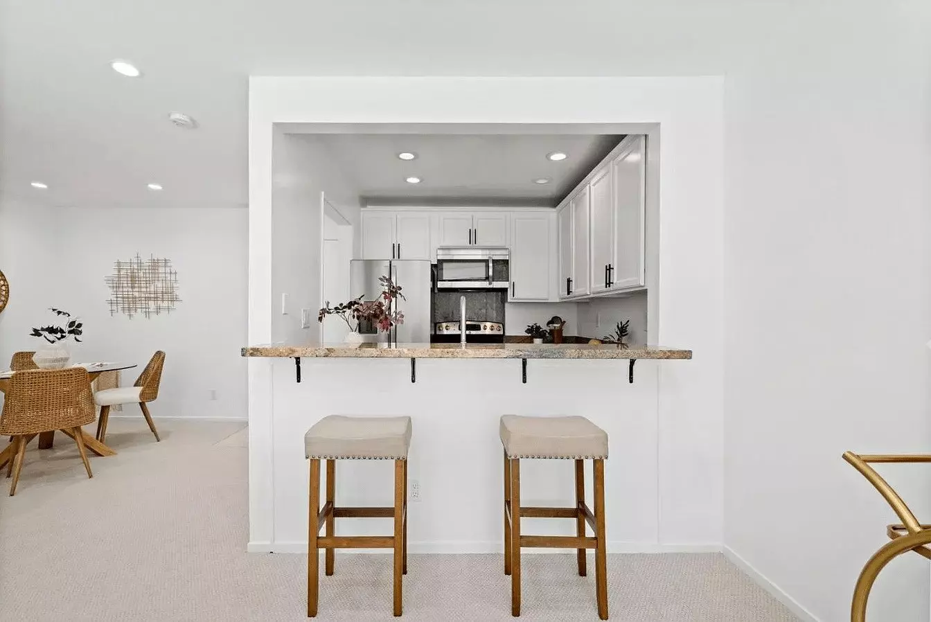 For Rent: 1 Bedroom, 1 Bathroom Apartment Available Now photo 4