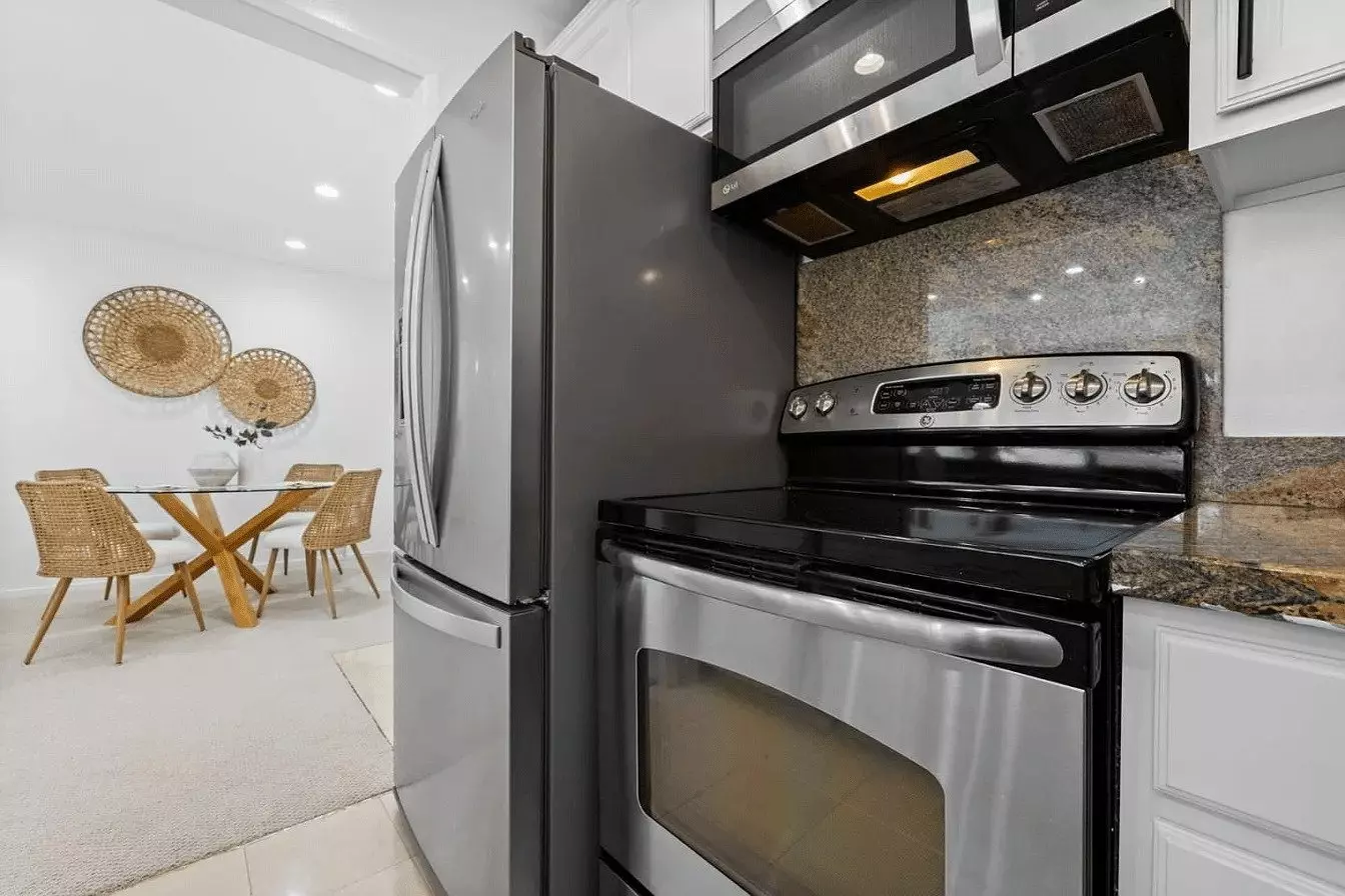 For Rent: 1 Bedroom, 1 Bathroom Apartment Available Now photo 5
