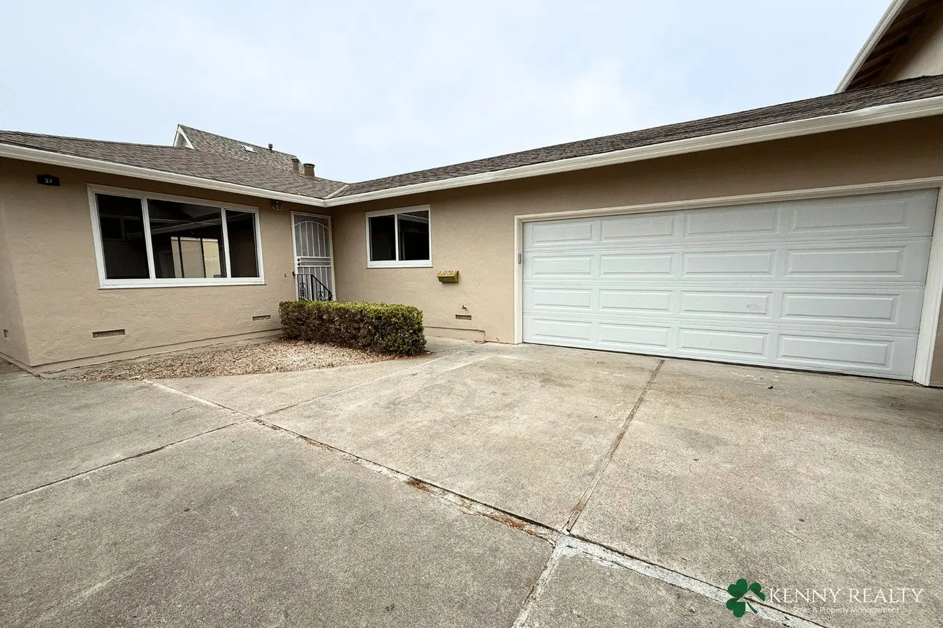 Spacious 3br/2ba Duplex Home In Millbrae With Private Yard &amp; 2-car Garage photo 2
