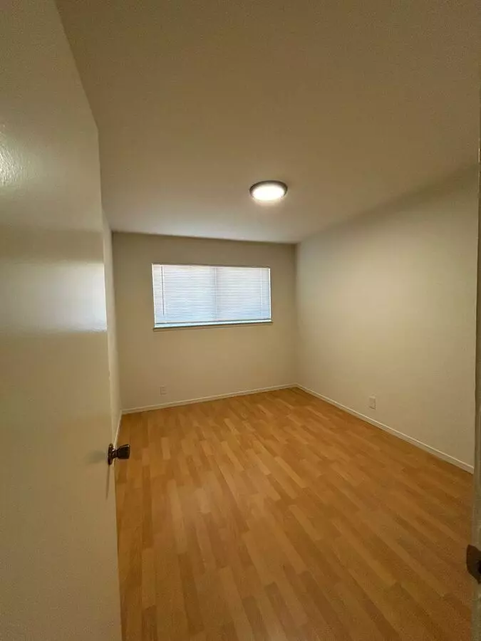 0126 - Selwyn Dr 204 photo 3