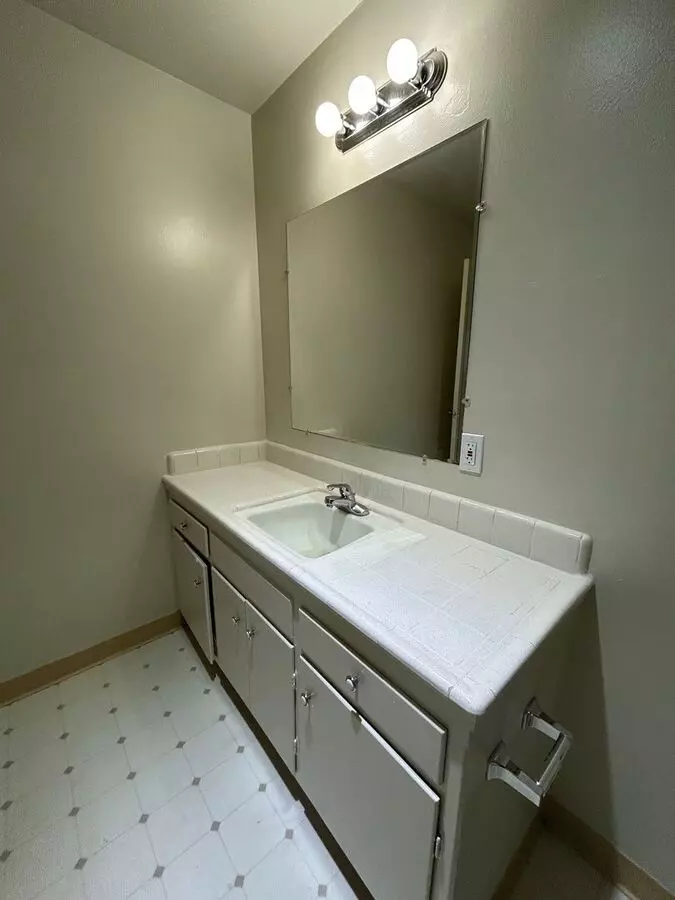 0126 - Selwyn Dr 204 photo 5