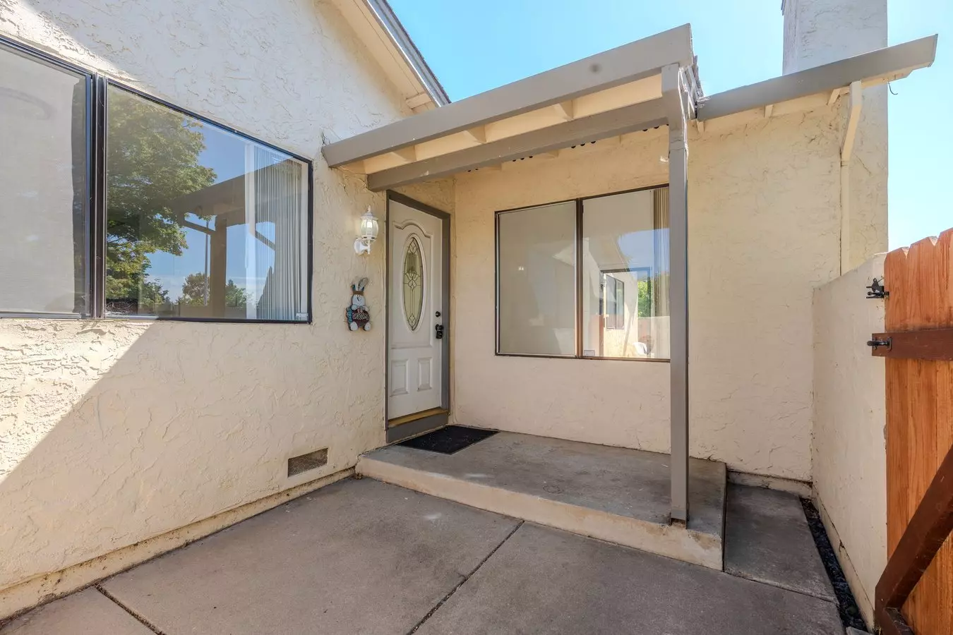 1383 Mount Shasta Ave photo 4